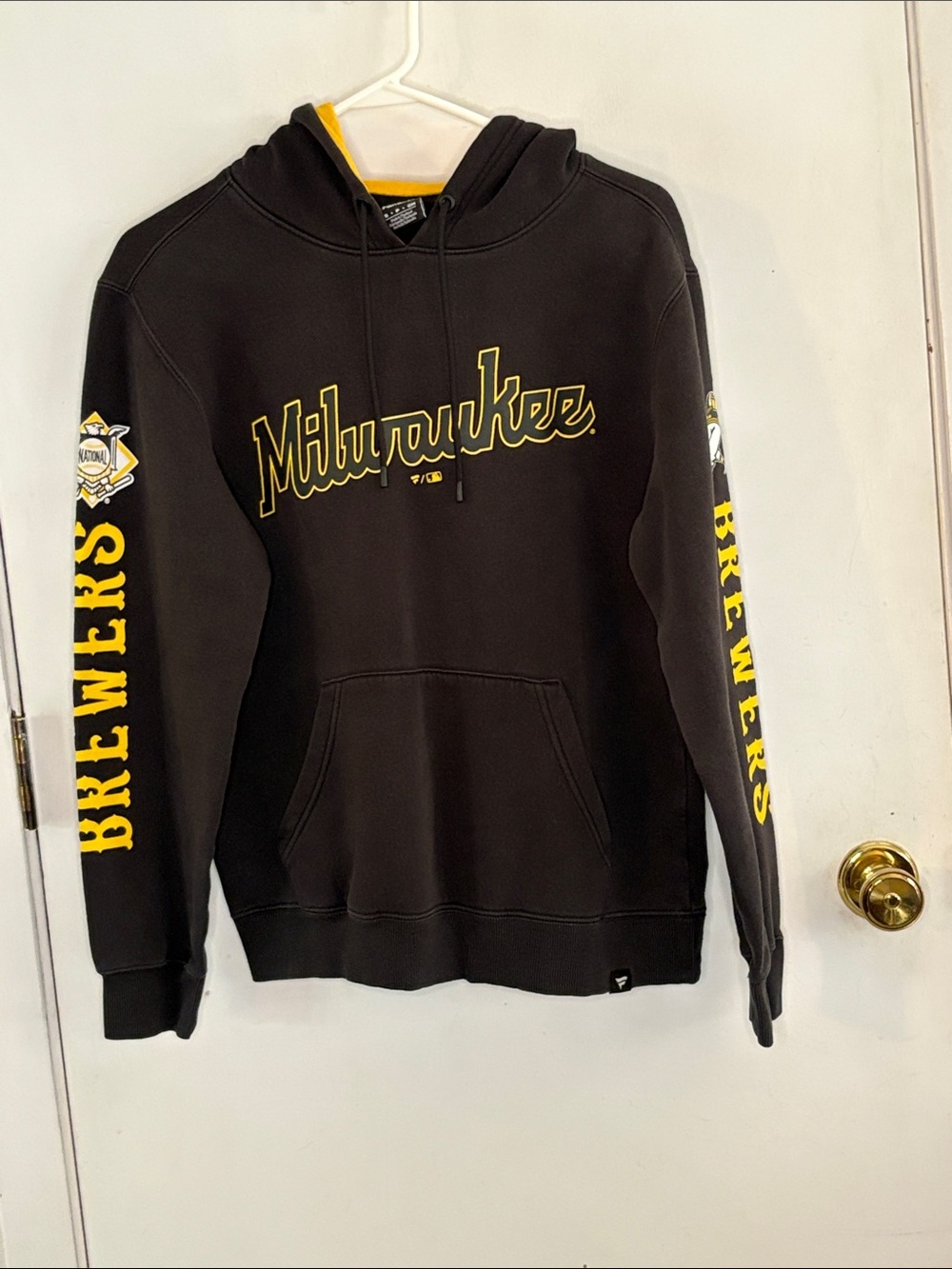 MLB Milwaukee Brewers black hoodie with gold graphics Size Small